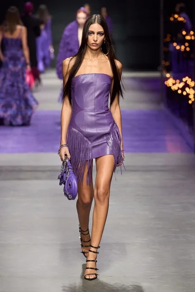 Look 32